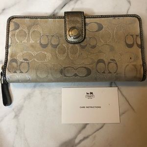 coach wallet